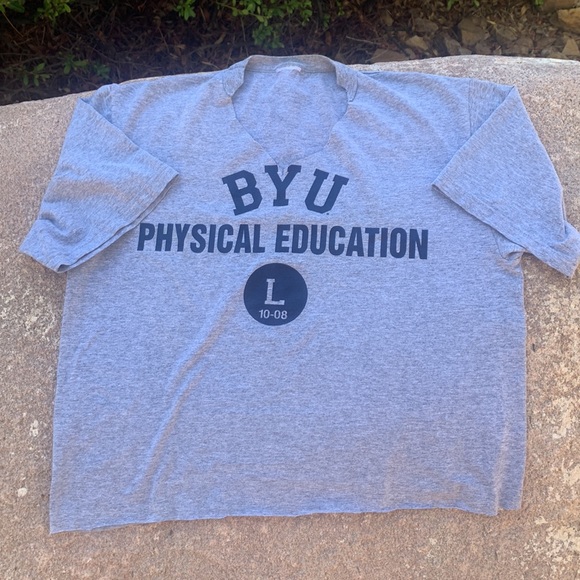 BYU t-shirt…. - Picture 3 of 4